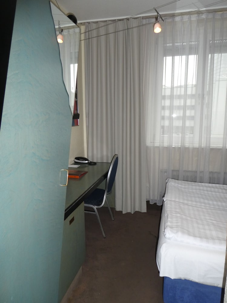 Фото Monopol Hotel