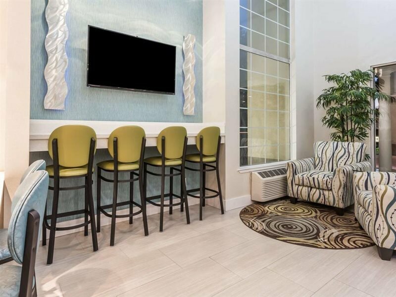 Фото Super 8 by Wyndham Mountain View