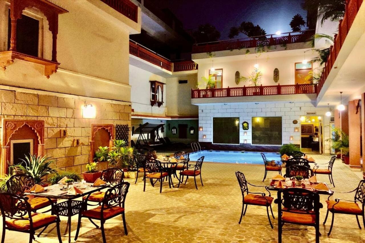 Фото Suryaa Villa - A City Centre Hotel