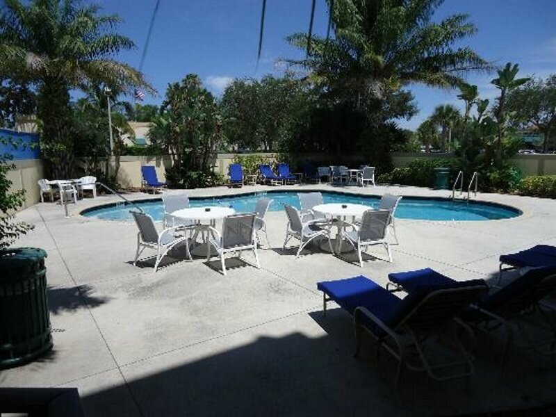 Фото Holiday Inn Express Boca Raton-West, an Ihg Hotel