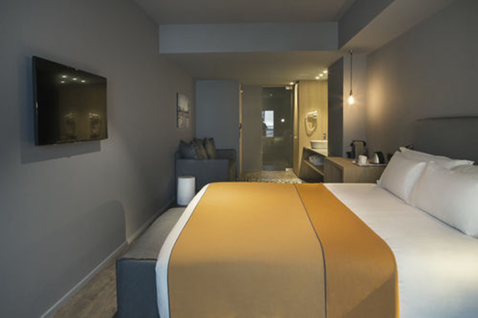 Фото Yurbban Trafalgar Hotel