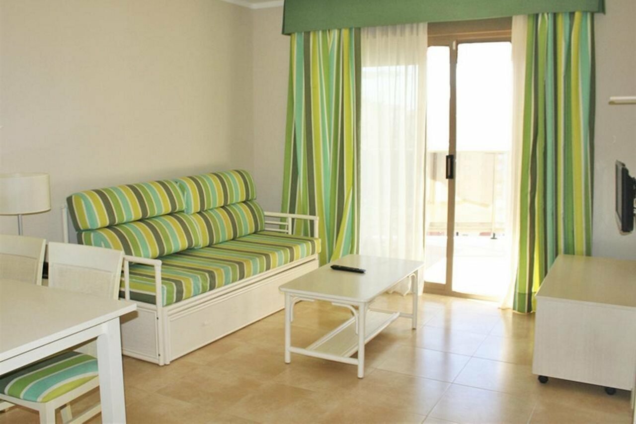 Фото Apartamentos Esmeralda