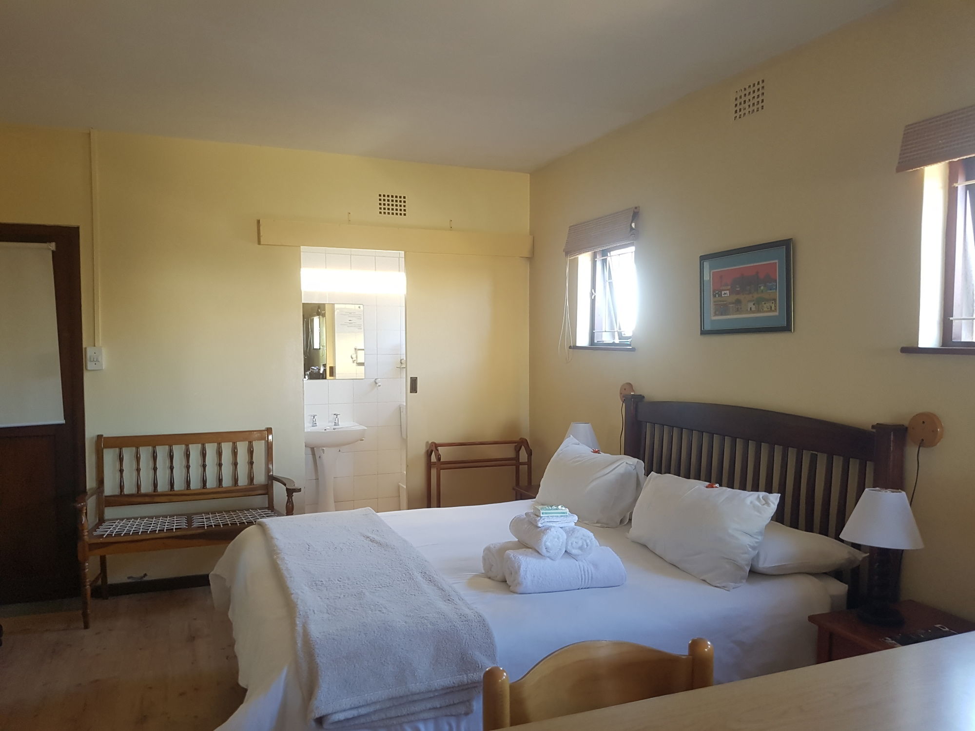 Фото Melkbosch Guesthouse