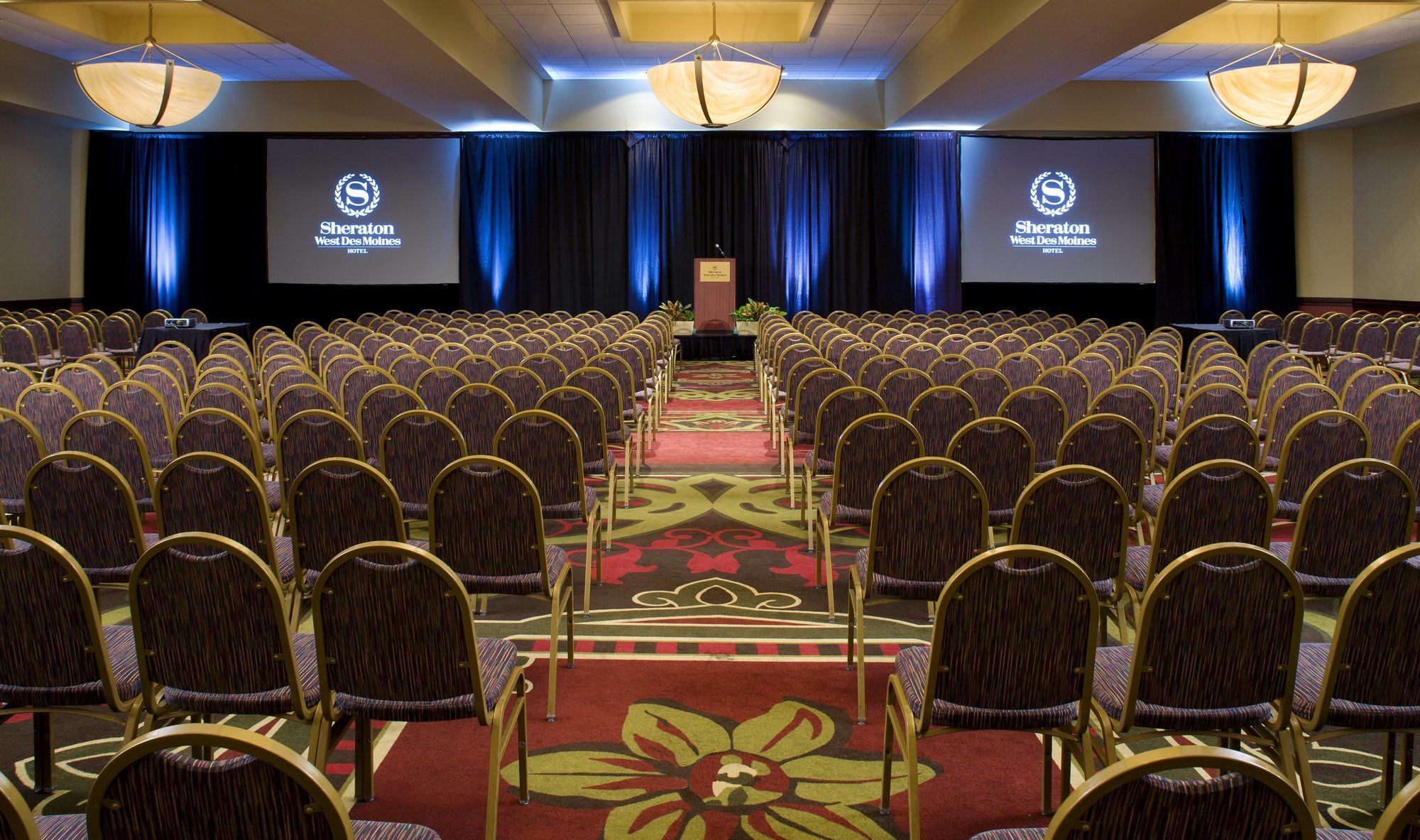 Фото Sheraton West Des Moines Hotel