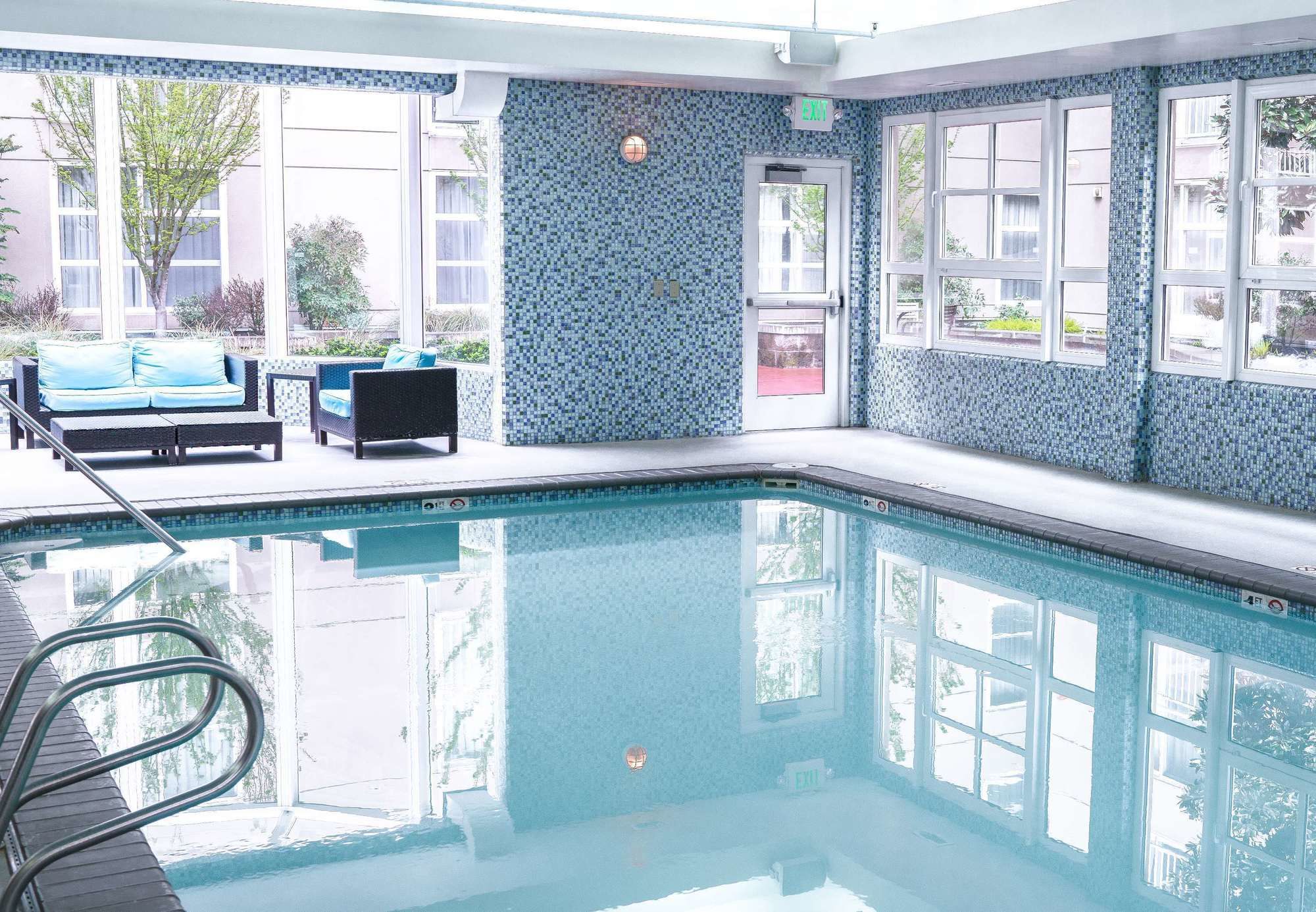 Фото Courtyard by Marriott Seattle Bellevue/Downtown