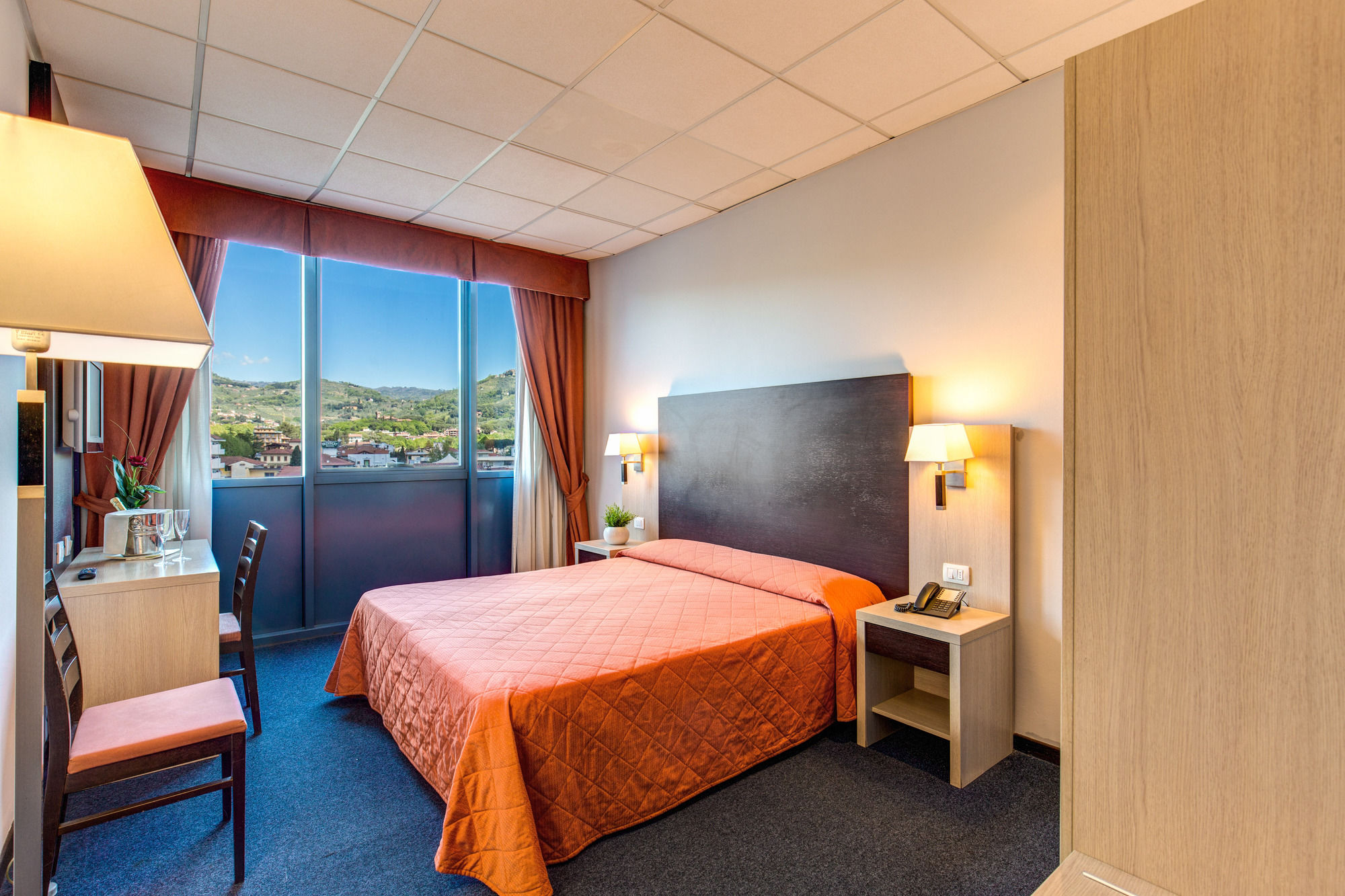 Фото Tuscany Inn