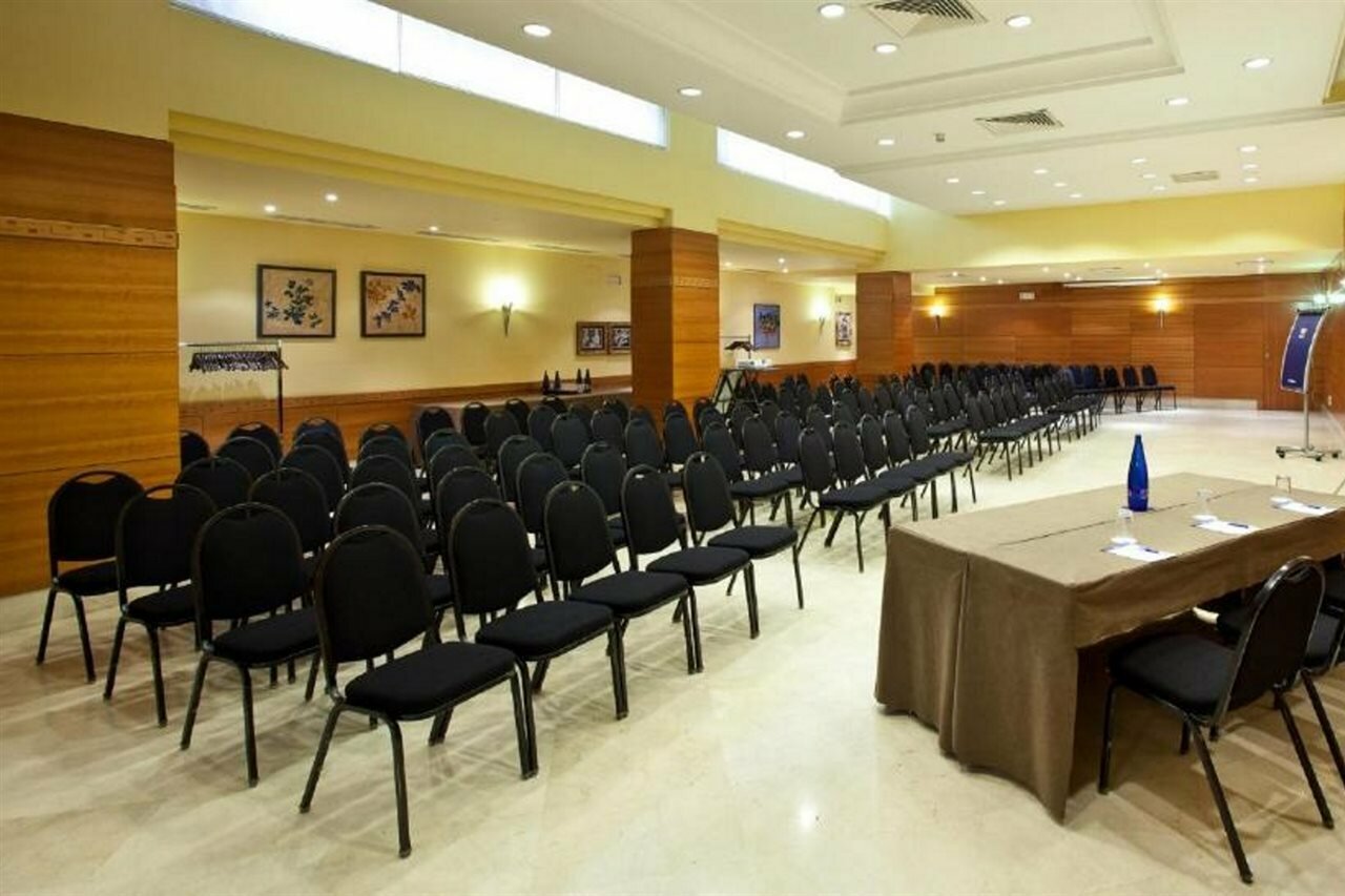 Фото Occidental Sevilla Viapol