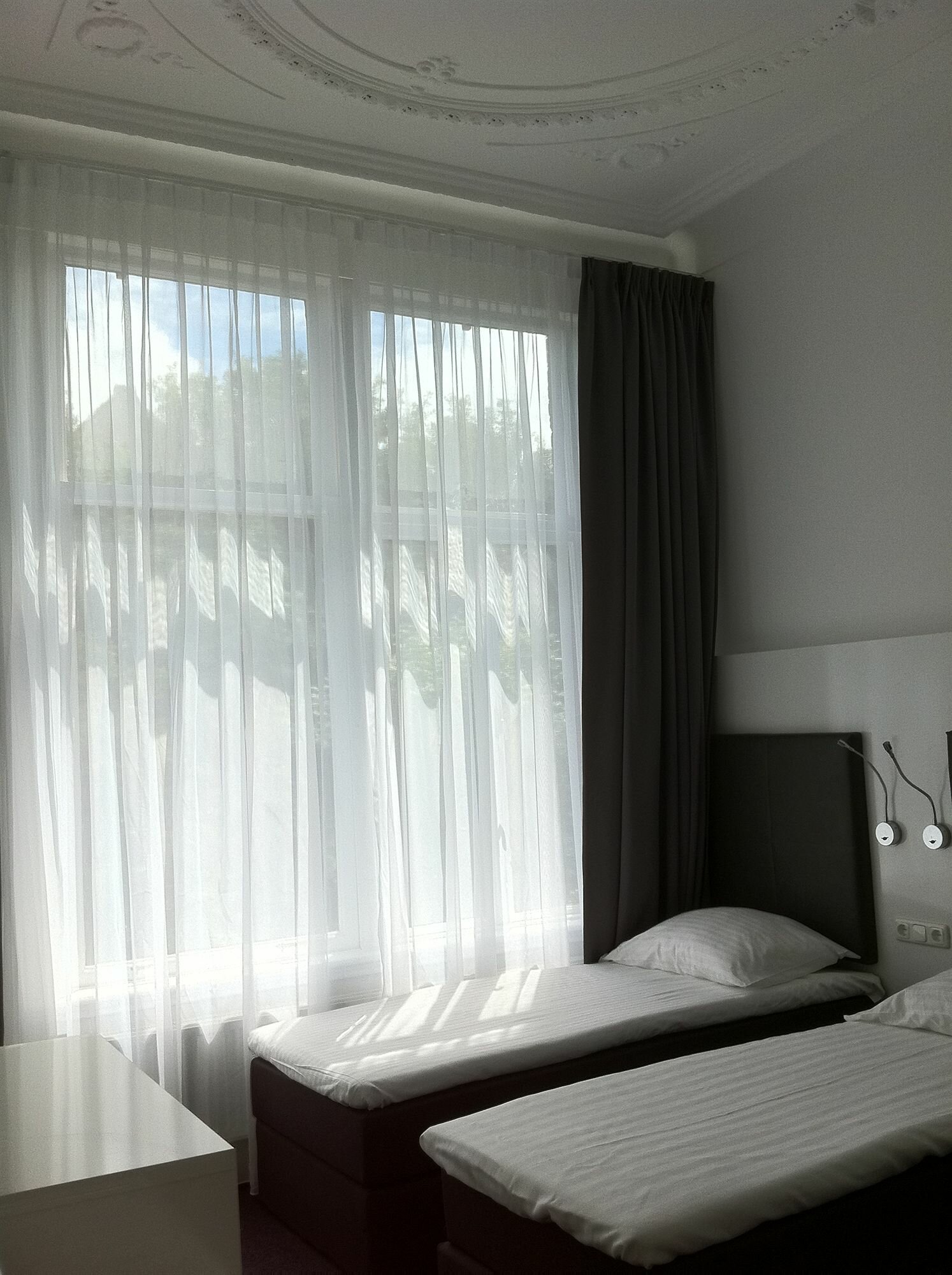 Фото Hotel Vossius Vondelpark