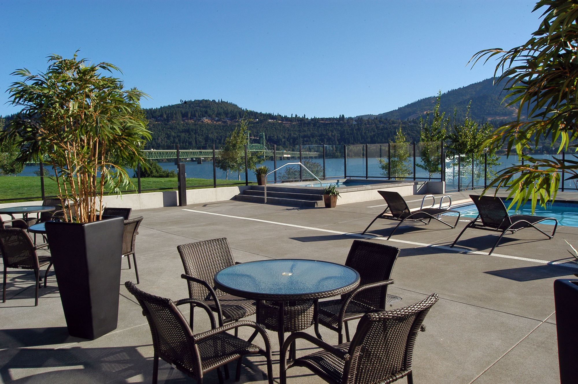 Фото Best Western Plus Hood River Inn