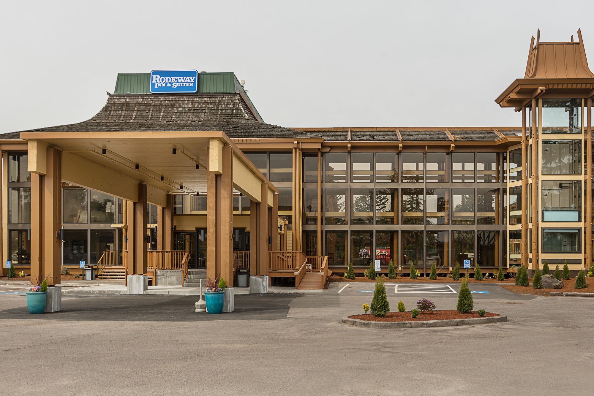 Фото Rodeway Inn & Suites Portland - Jantzen Beach