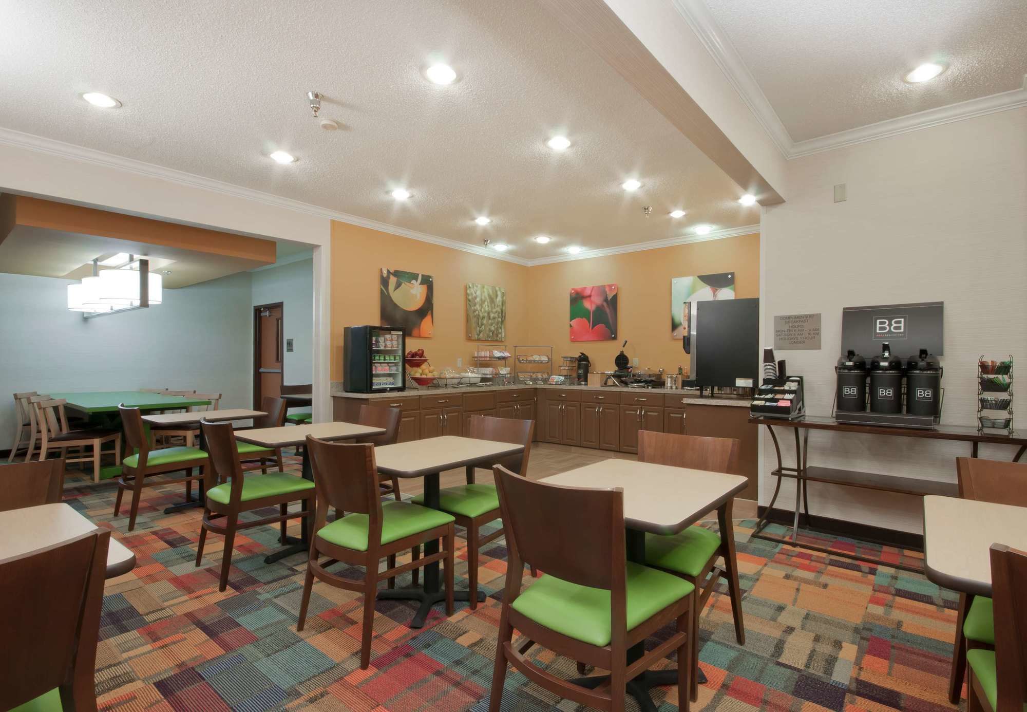 Фото SureStay Plus Hotel by Best Western Minot