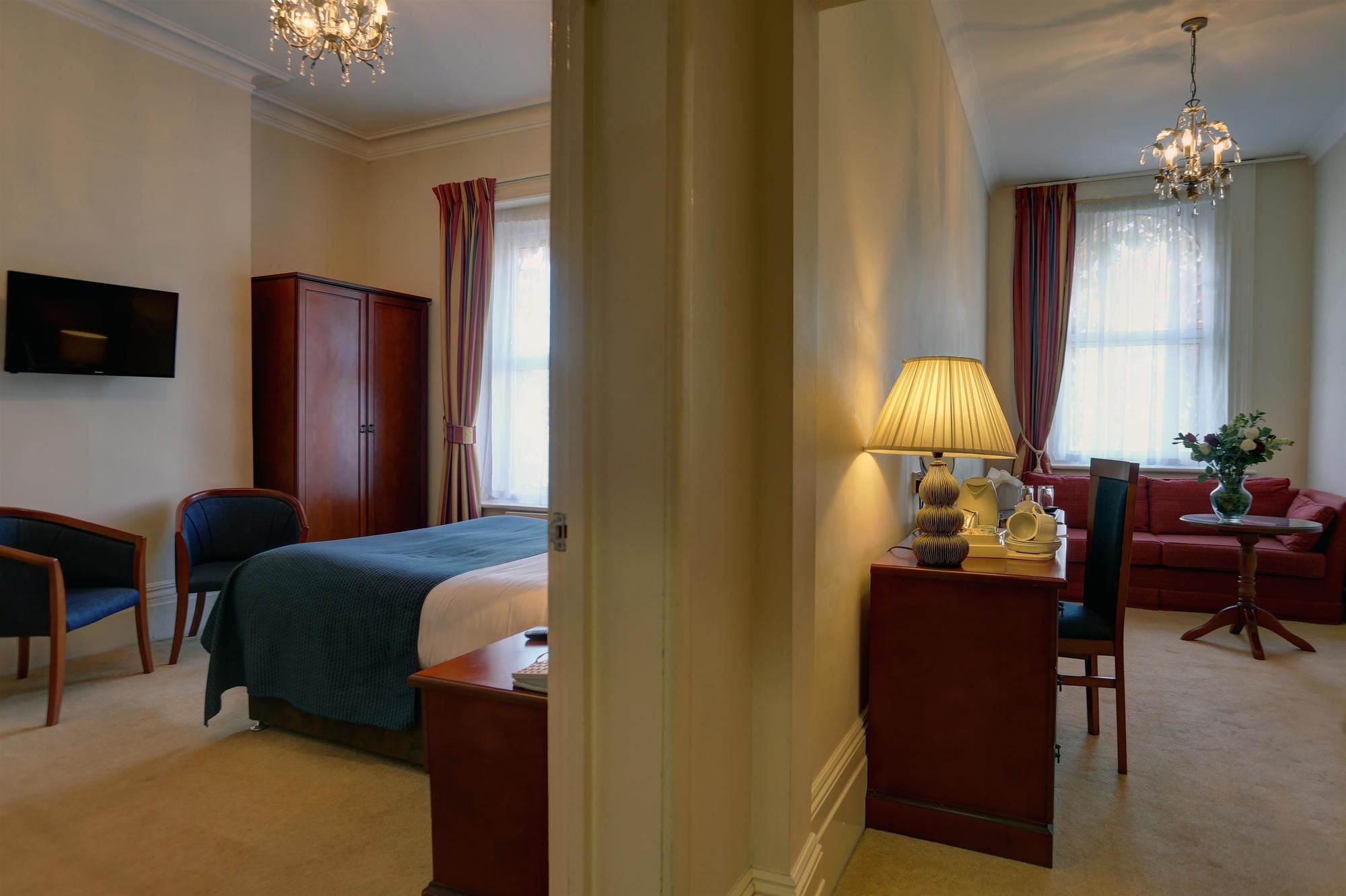 Фото Best Western Plus The Connaught Hotel & SPA