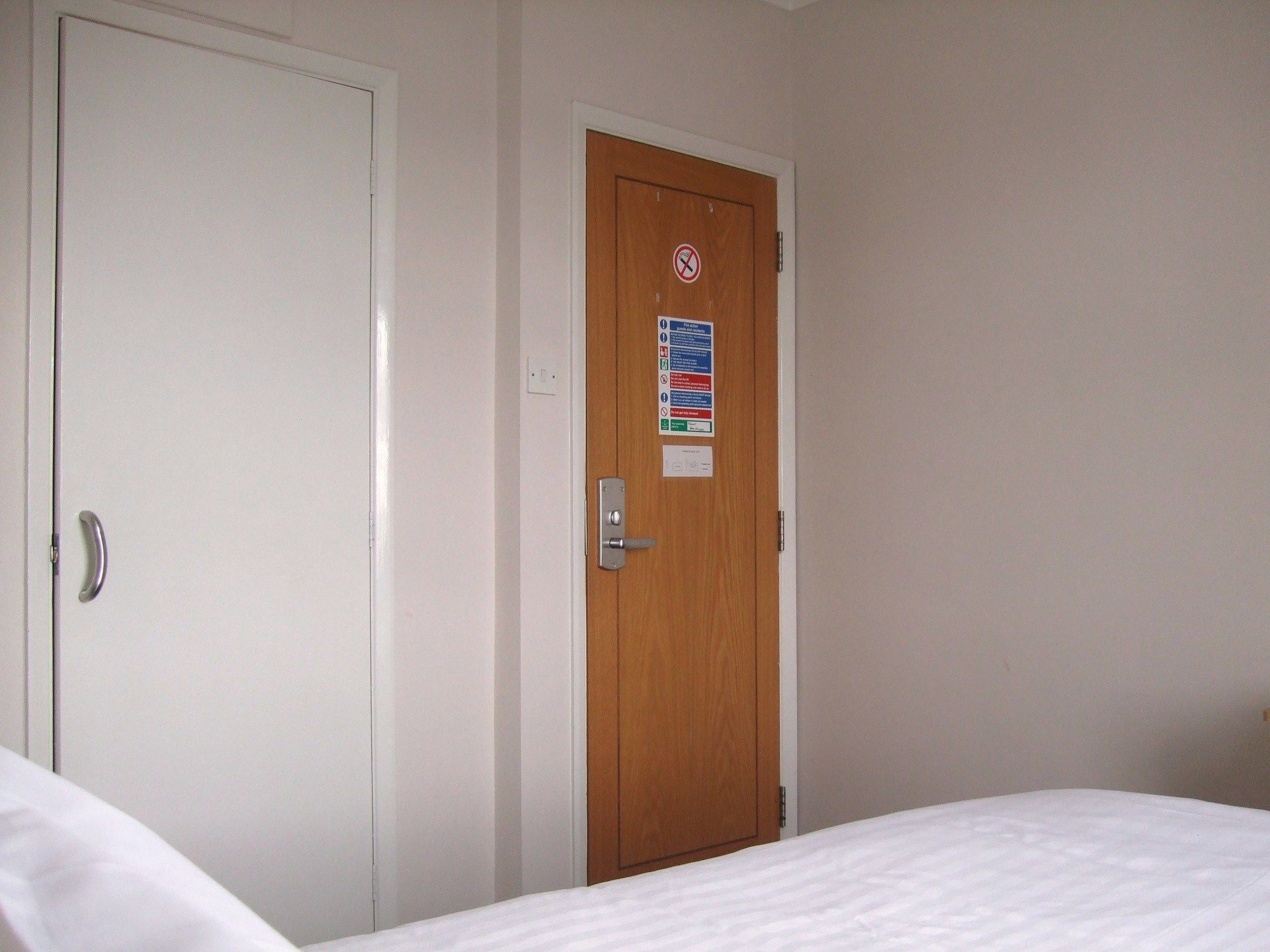 Фото Legends Hotel Brighton