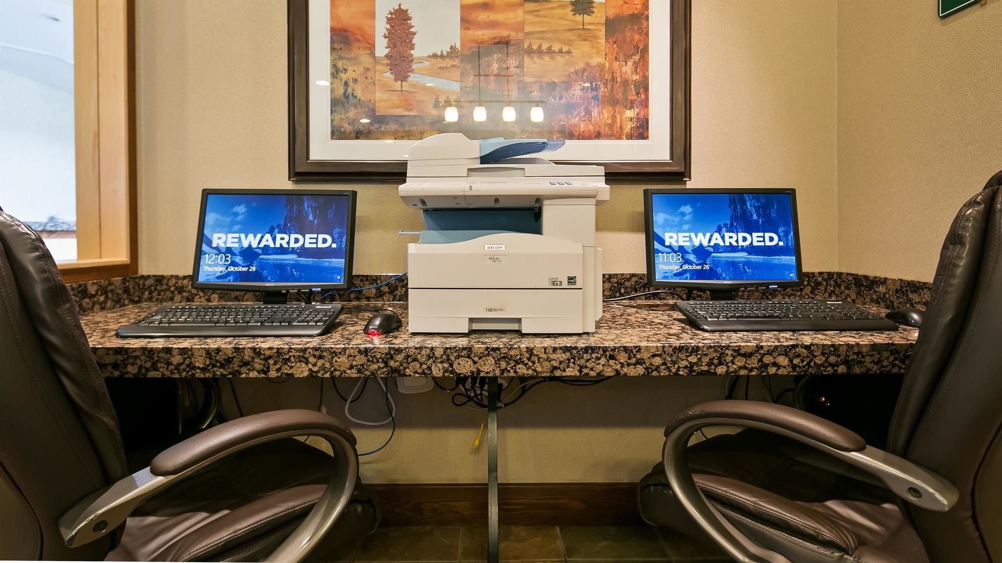 Фото Best Western Plus Fernie Mountain Lodge