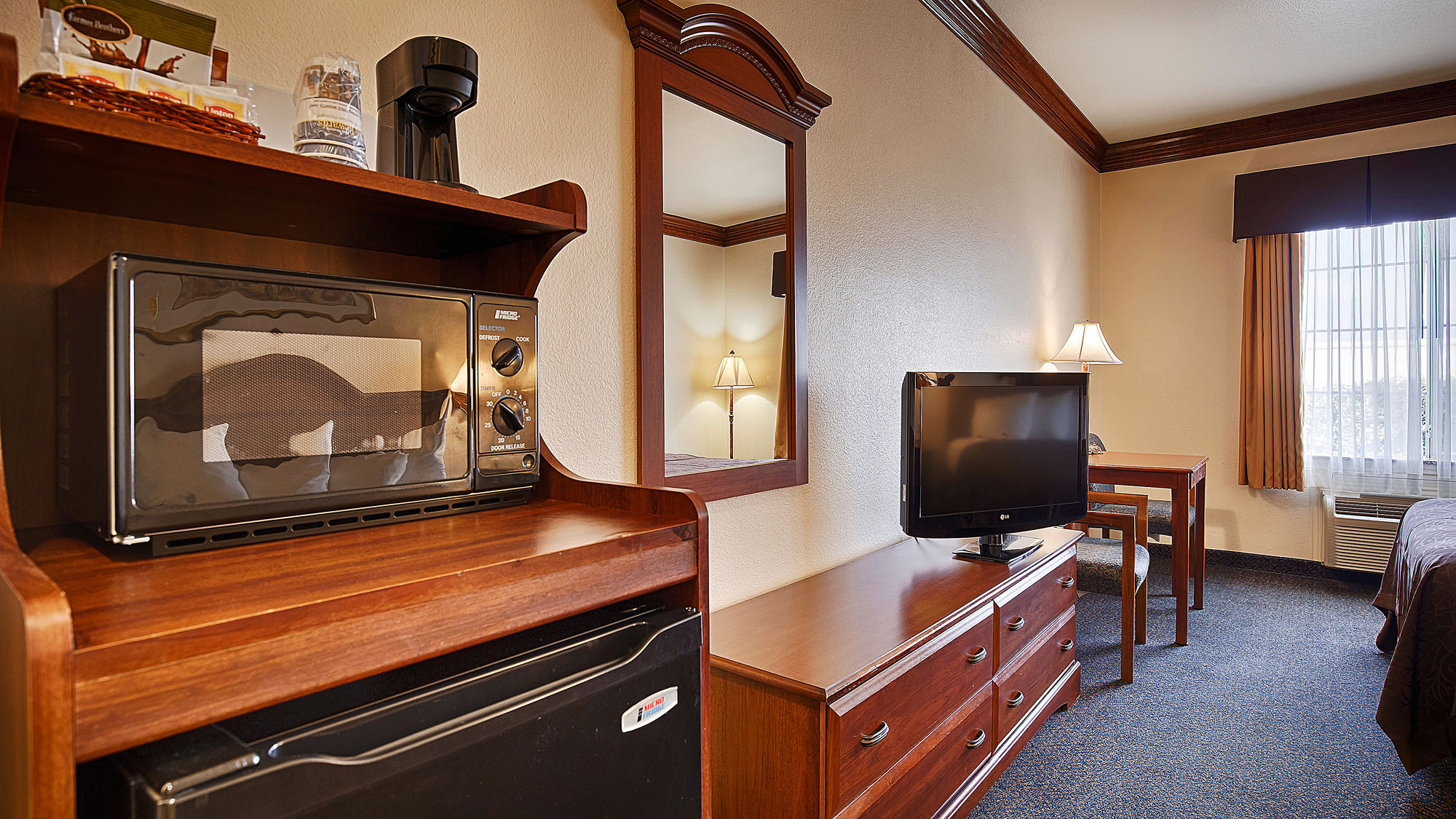 Фото Best Western Capital City Inn