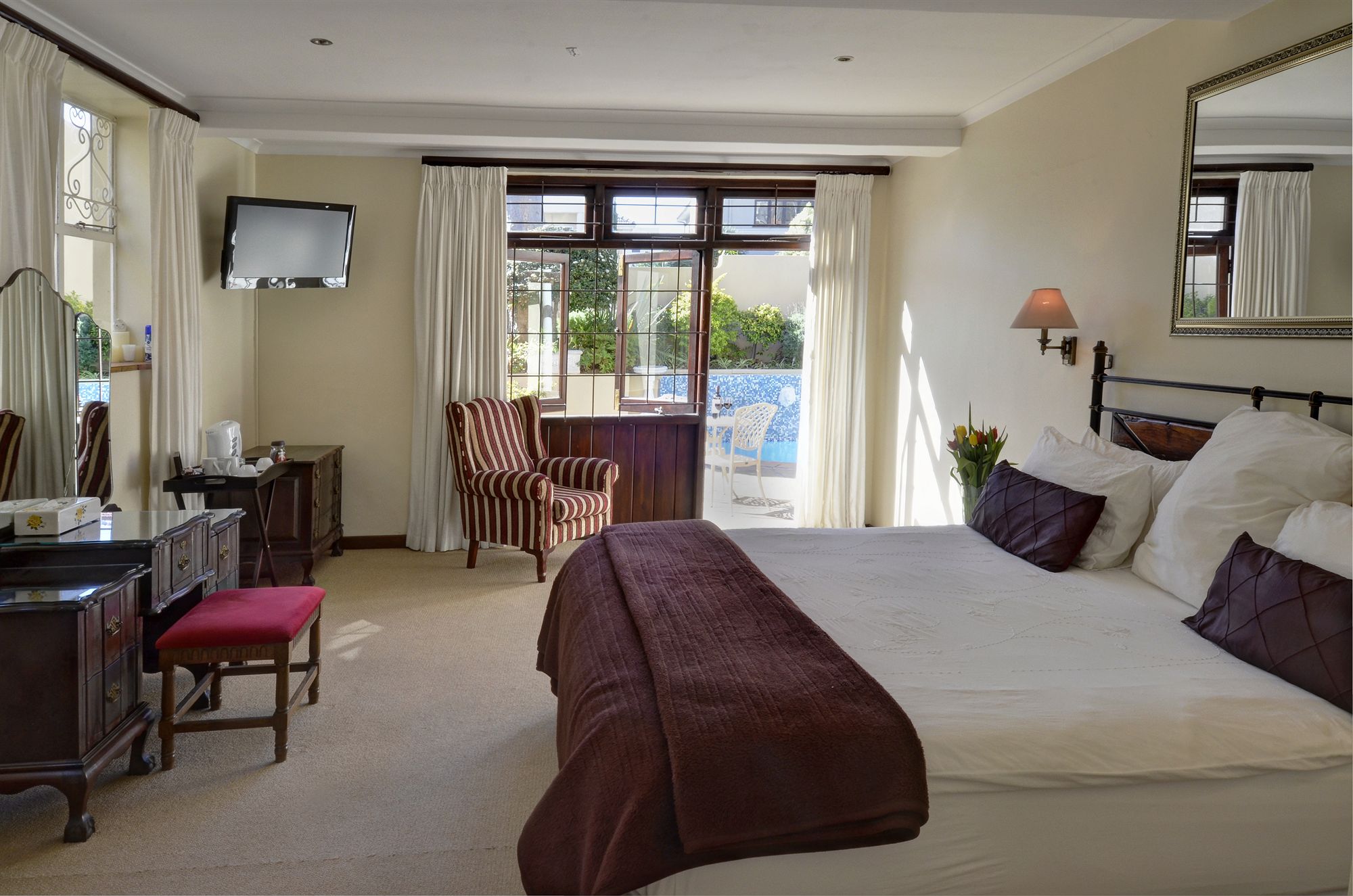 Фото Sundown Manor Guest House