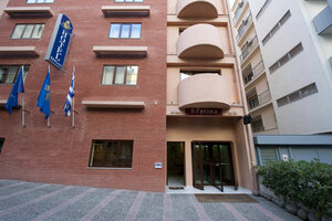 Гостиница Efplias Apartments And Suites в Пирее