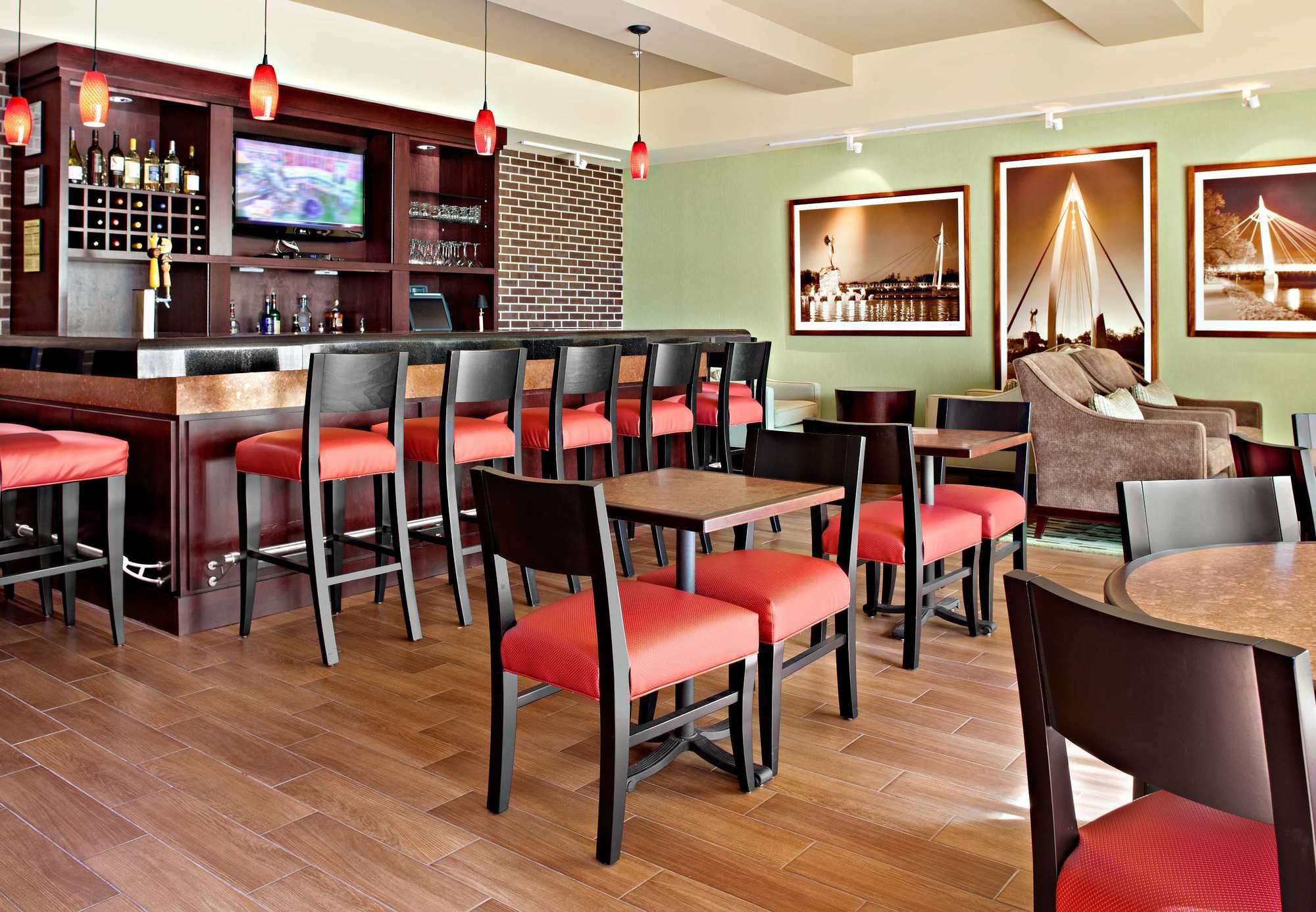 Фото Fairfield Inn & Suites by Marriott Wichita Downtown