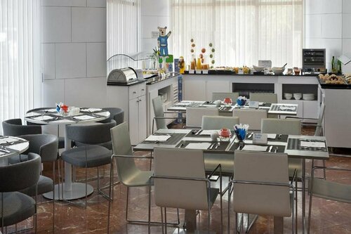Гостиница Nh Avenida Jerez в Херес-де-ла-Фронтера