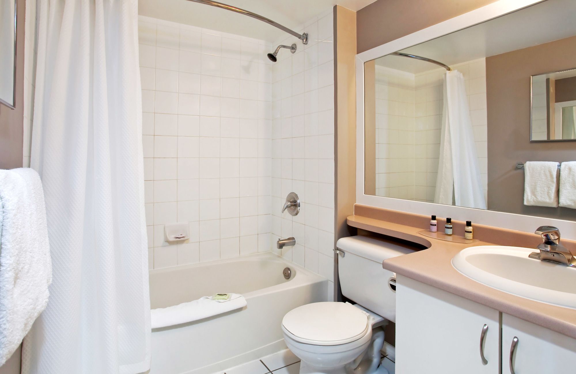 Фото Sandman Hotel & Suites Prince George