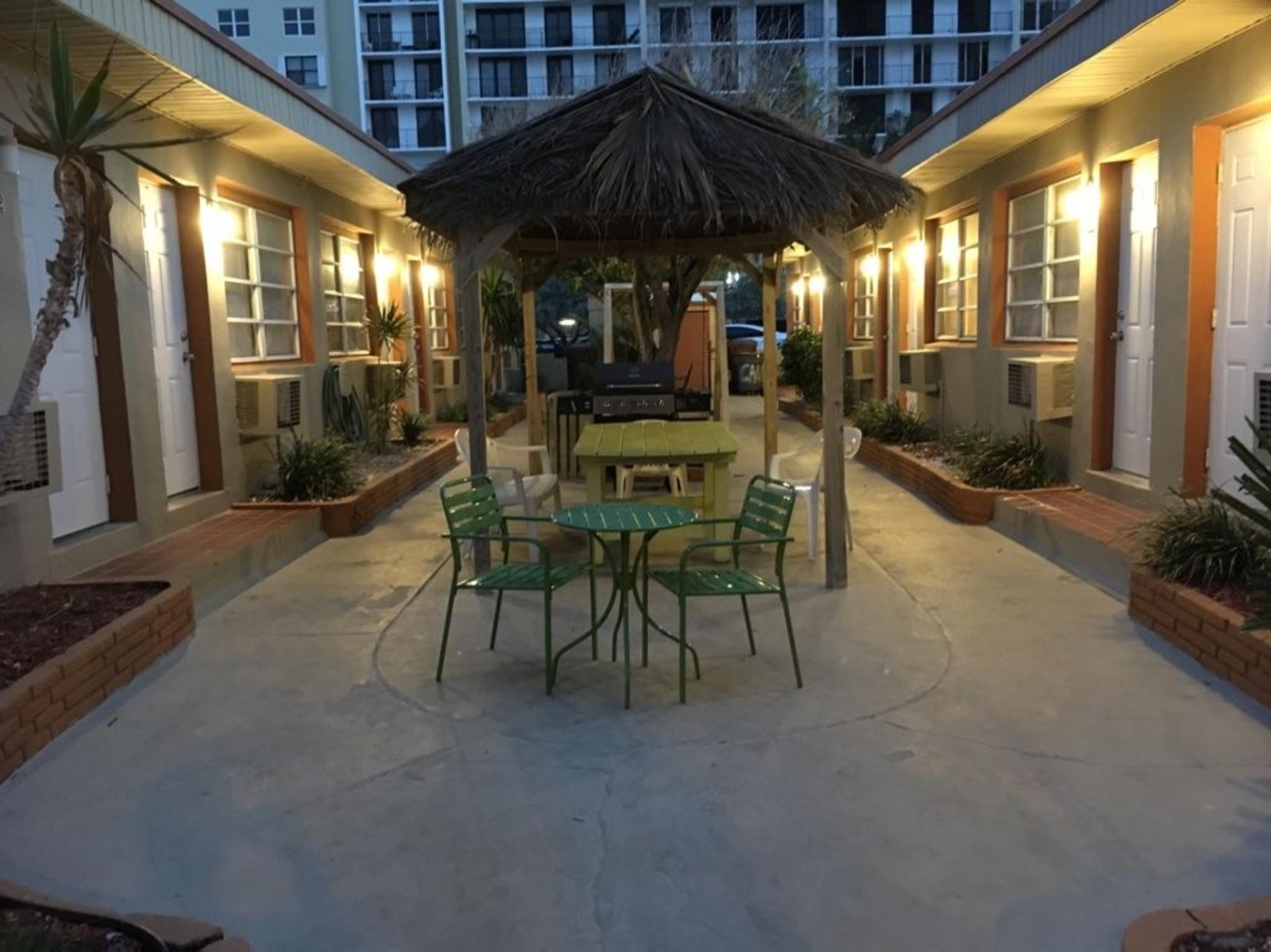 Фото The St Maurice Beach Inn