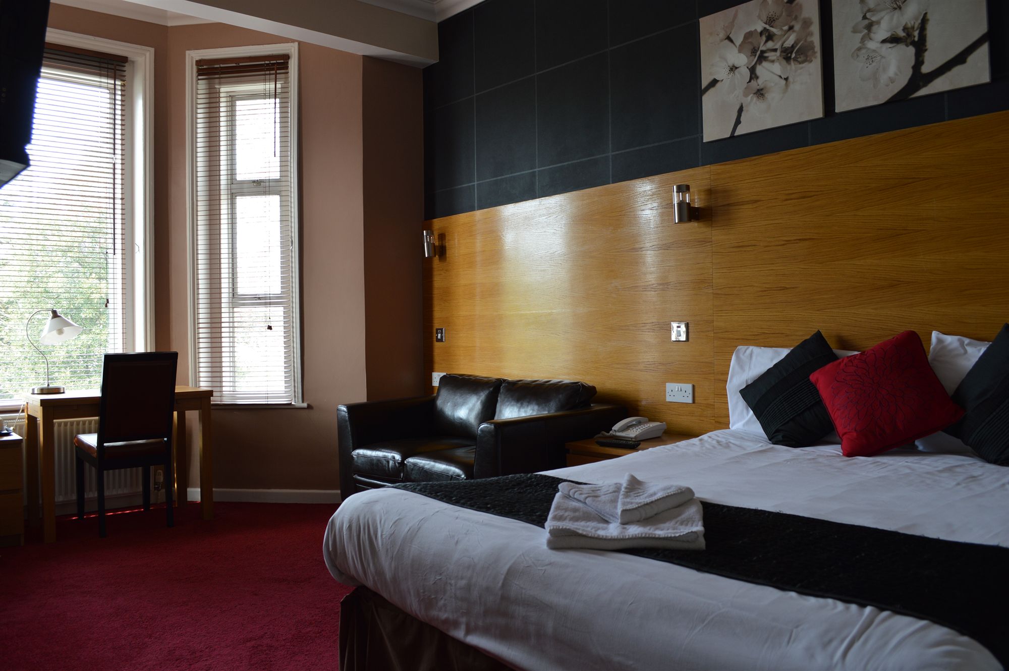 Фото Oyo Kingsley Hotel