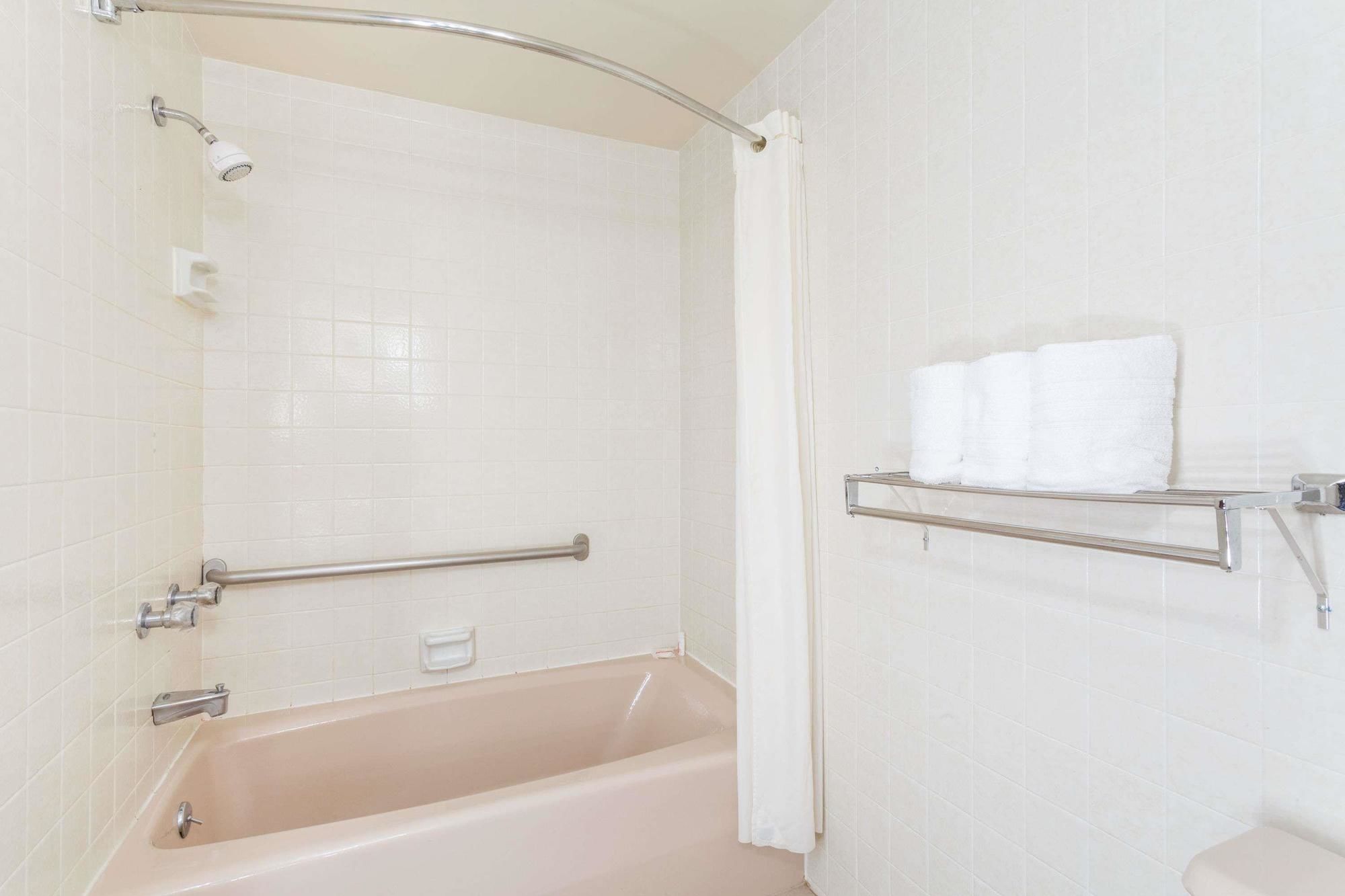 Фото Super 8 by Wyndham Wendover