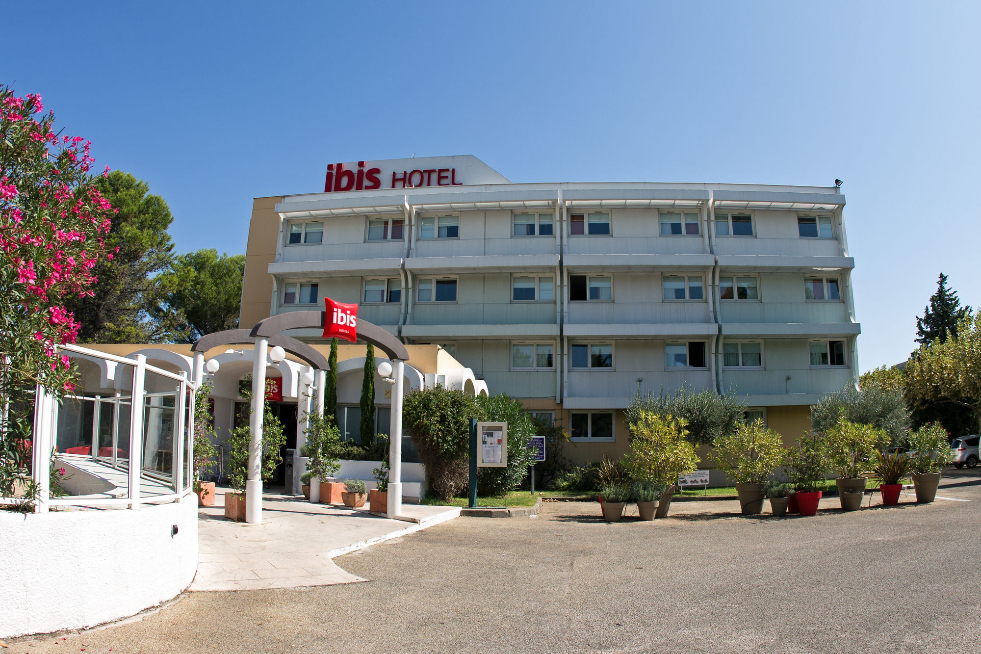 Фото Ibis Nimes Ouest