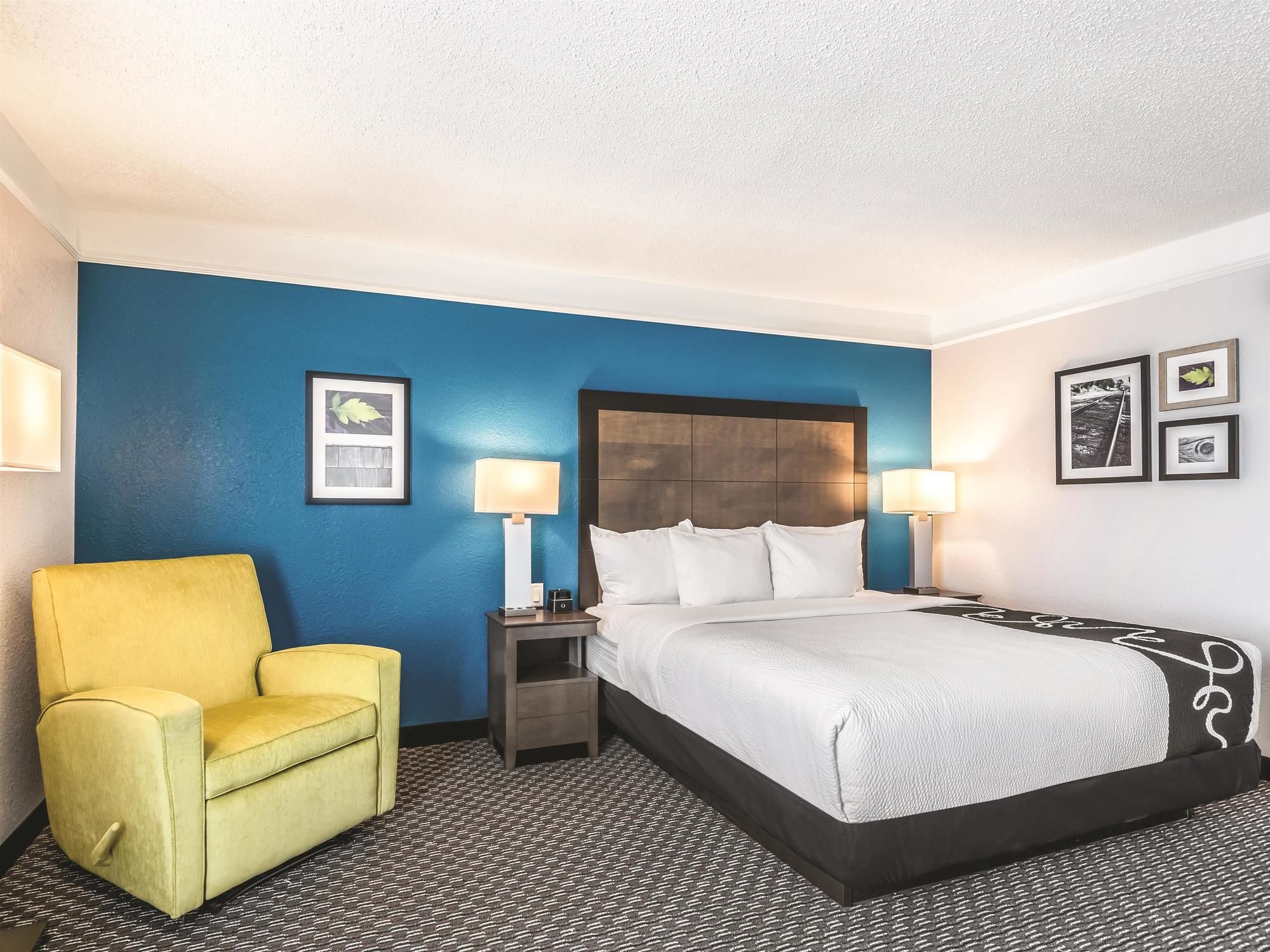 Фото La Quinta Inn & Suites by Wyndham Orlando Lake Mary