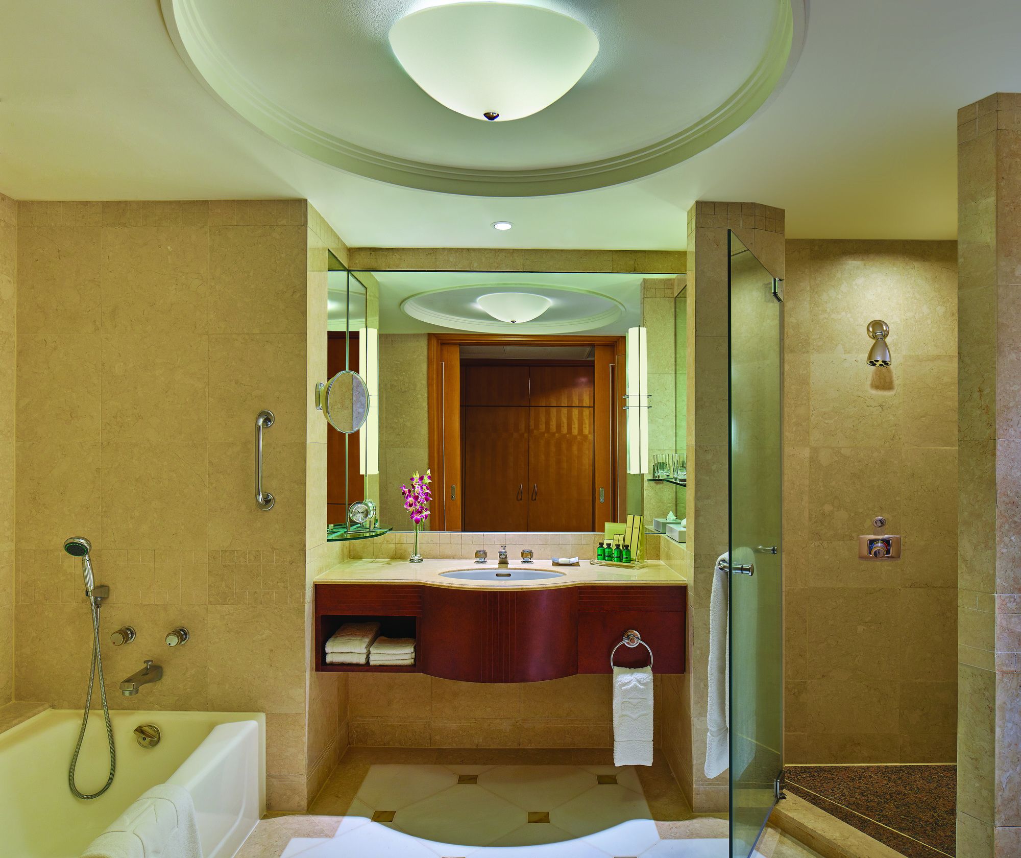 Фото Makati Shangri-La Manila