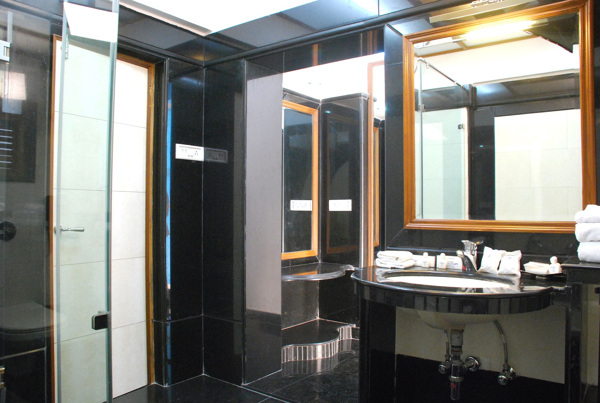 Фото Hotel Pan Asia Continental