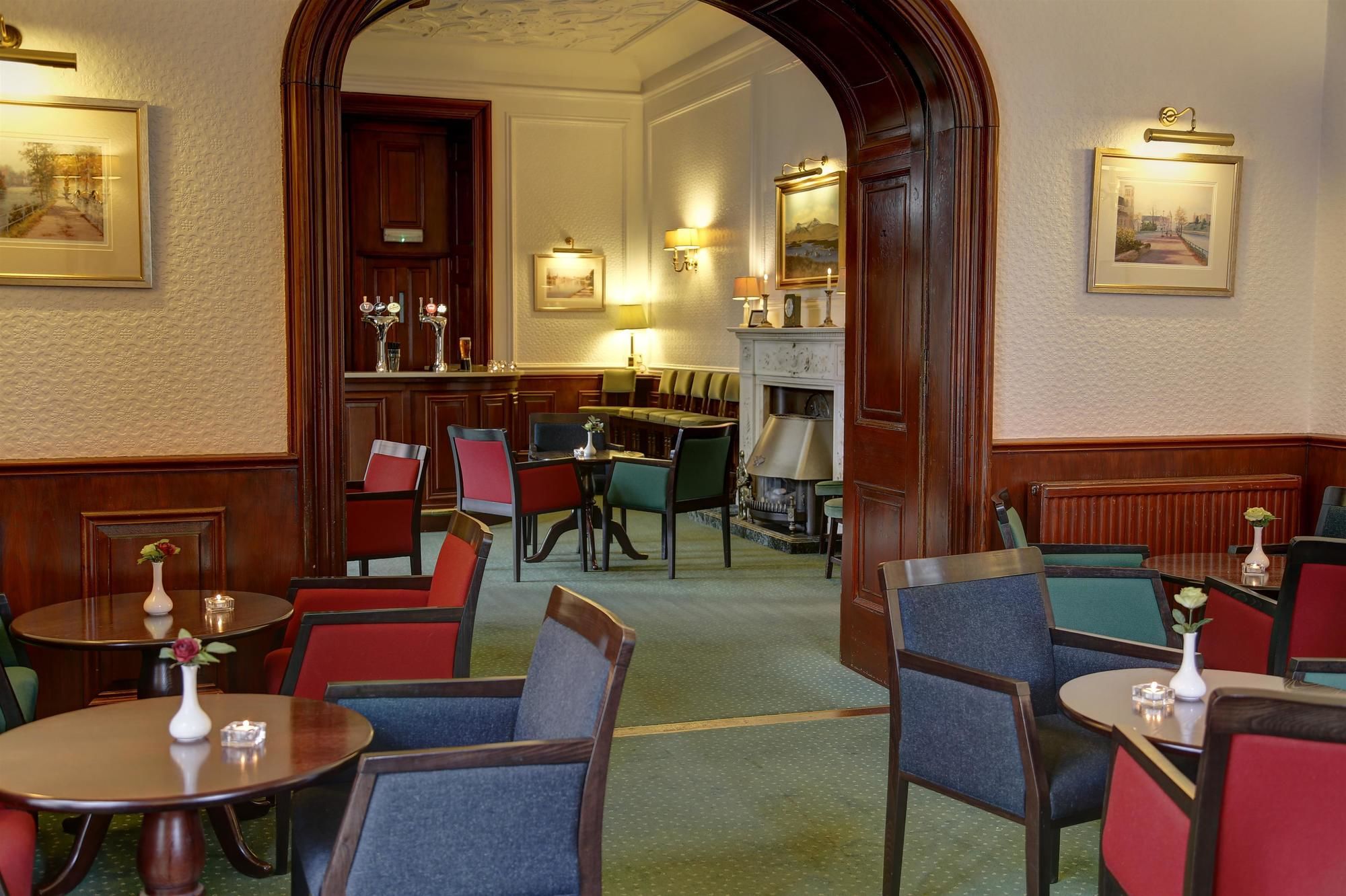 Фото Lochardil House Hotel