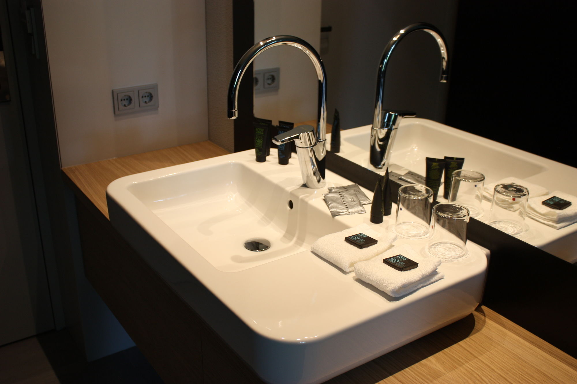 Фото Buitenplaats Vaeshartelt