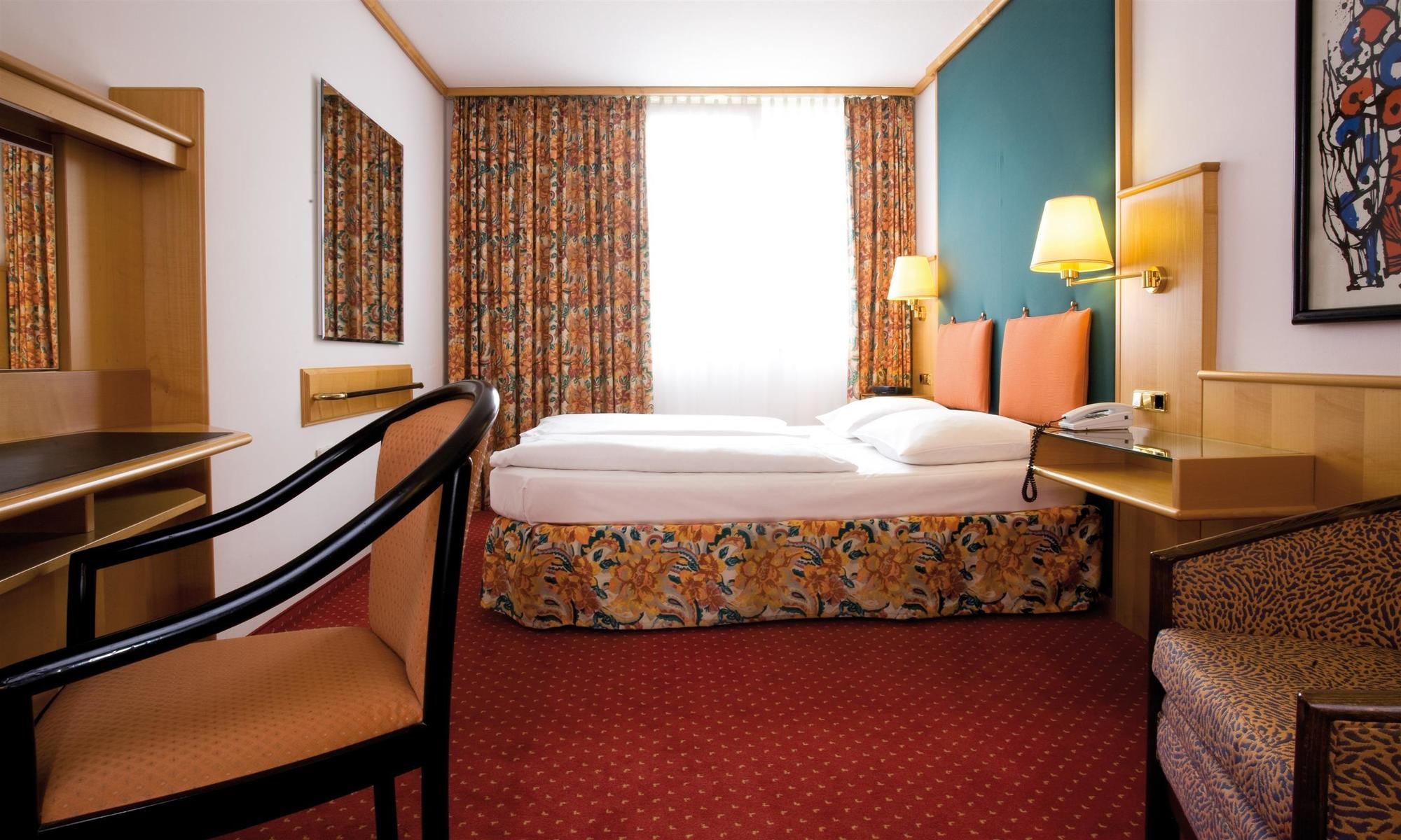 Фото Living Hotel am Olympiapark