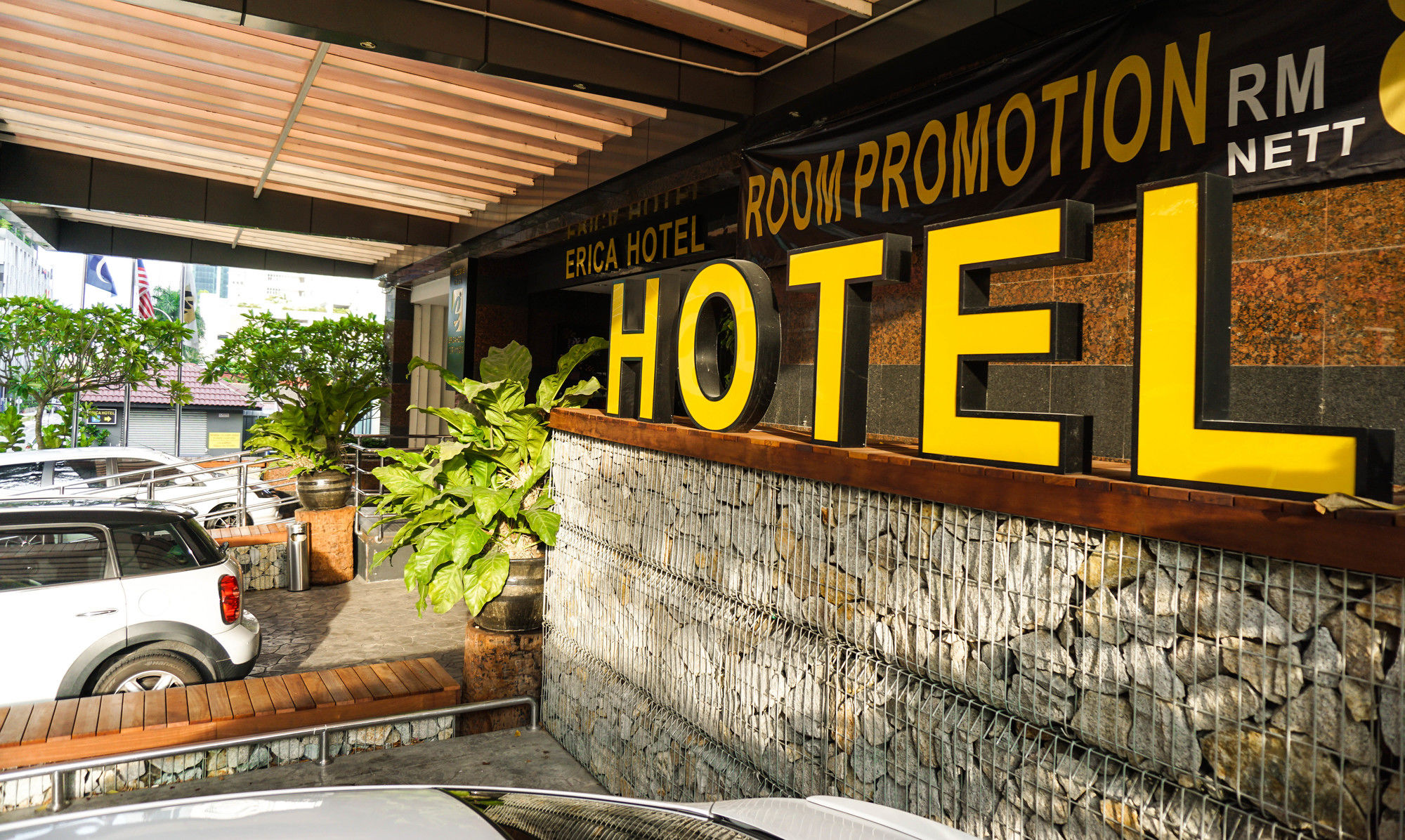 Фото отеля 2