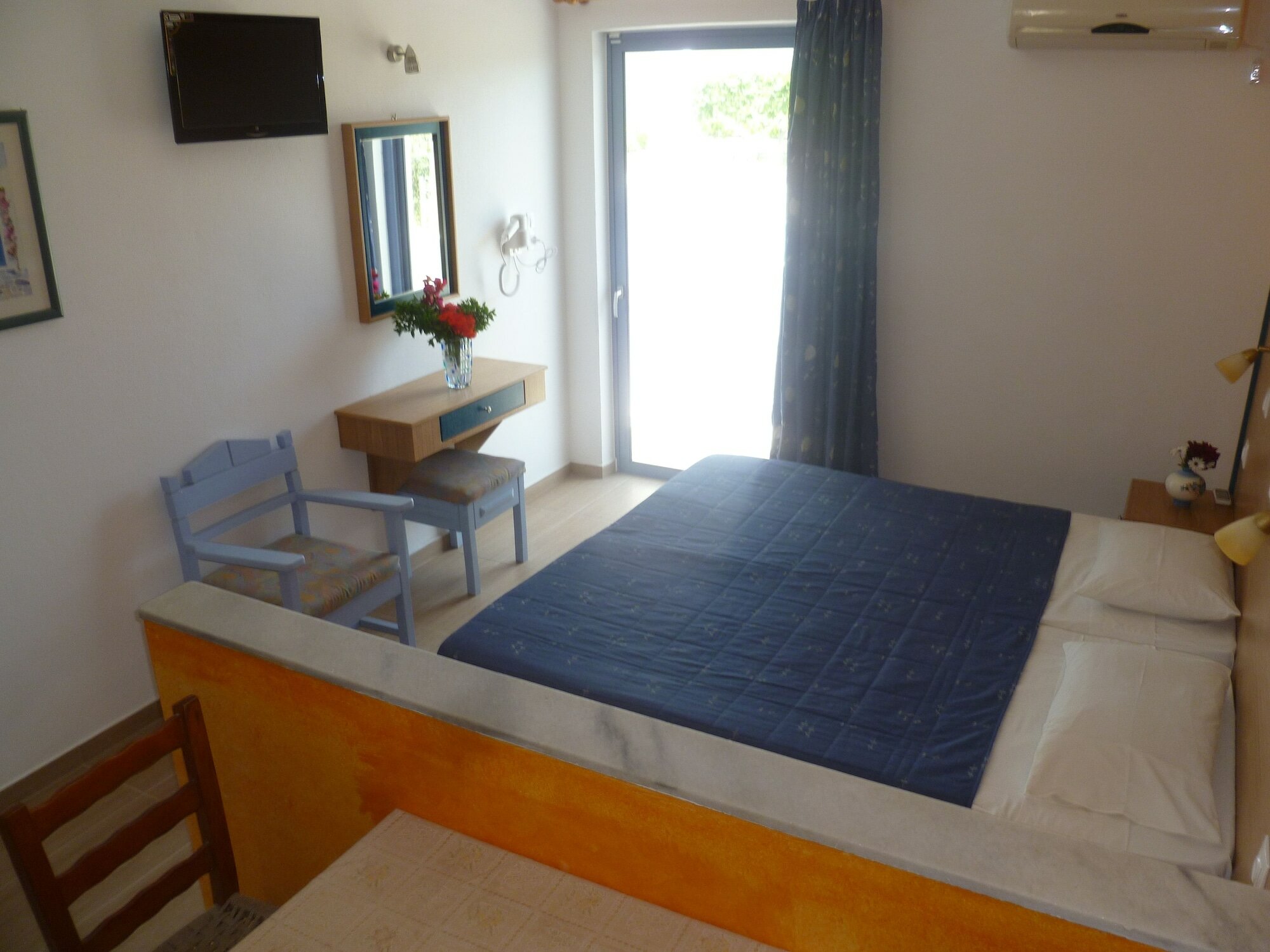 Фото Paraschos Studios