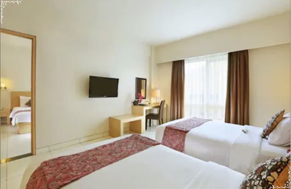 Фото The Tusita Hotel