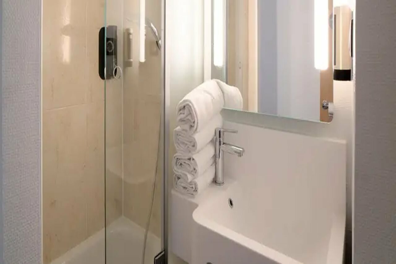 Фото B&b Hotel Dreux Centre