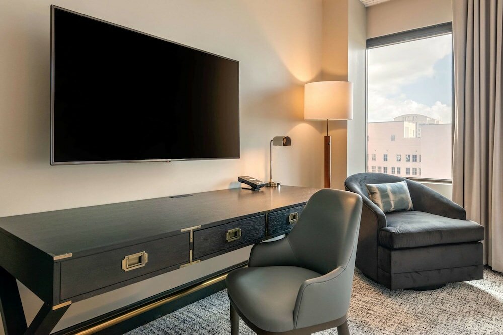 Фото Cambria Hotel Houston Downtown Convention Center