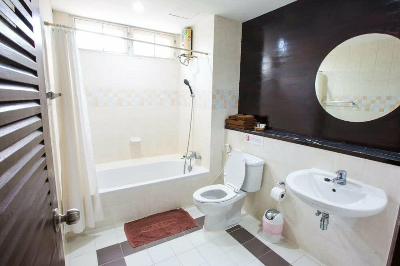 Фото Le Vanvarothai Saladaeng Residence