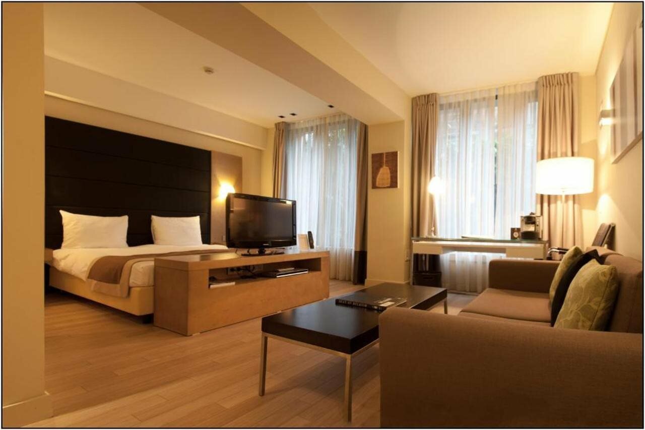 Фото B-aparthotel Grand Place