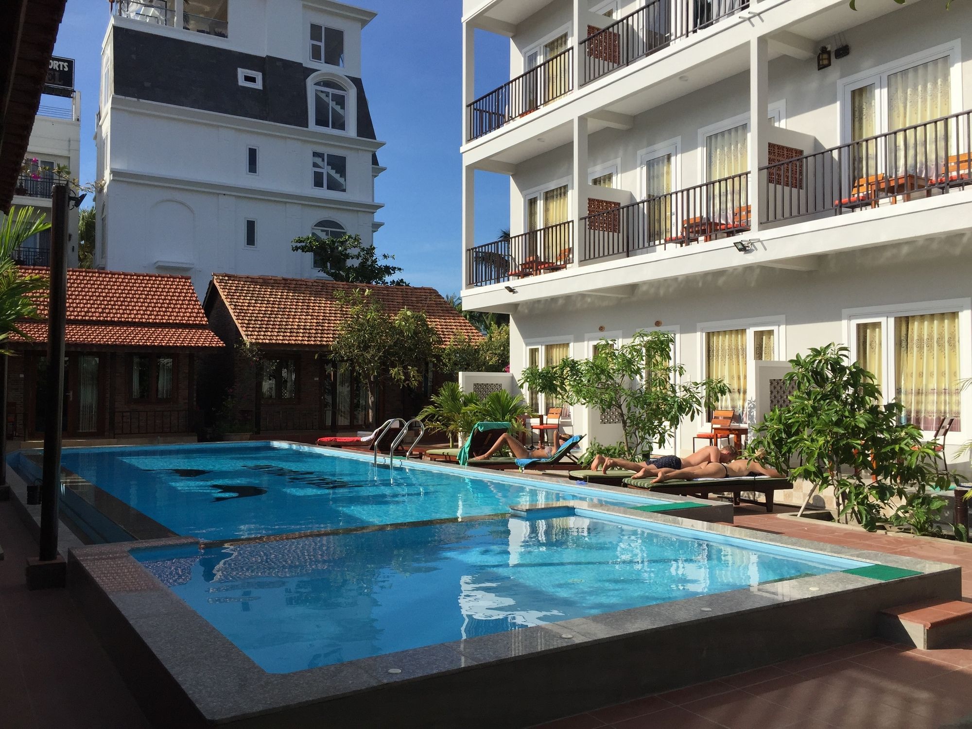 Фото May Bungalow