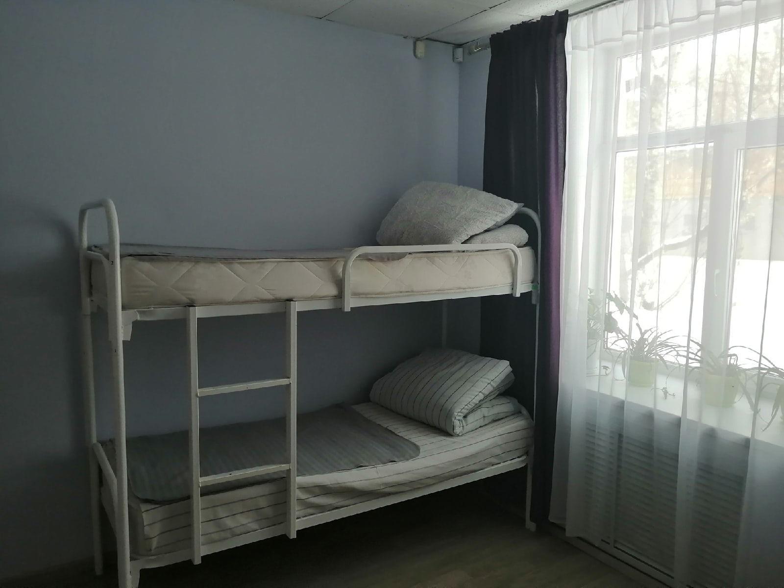 Фото Красный диван