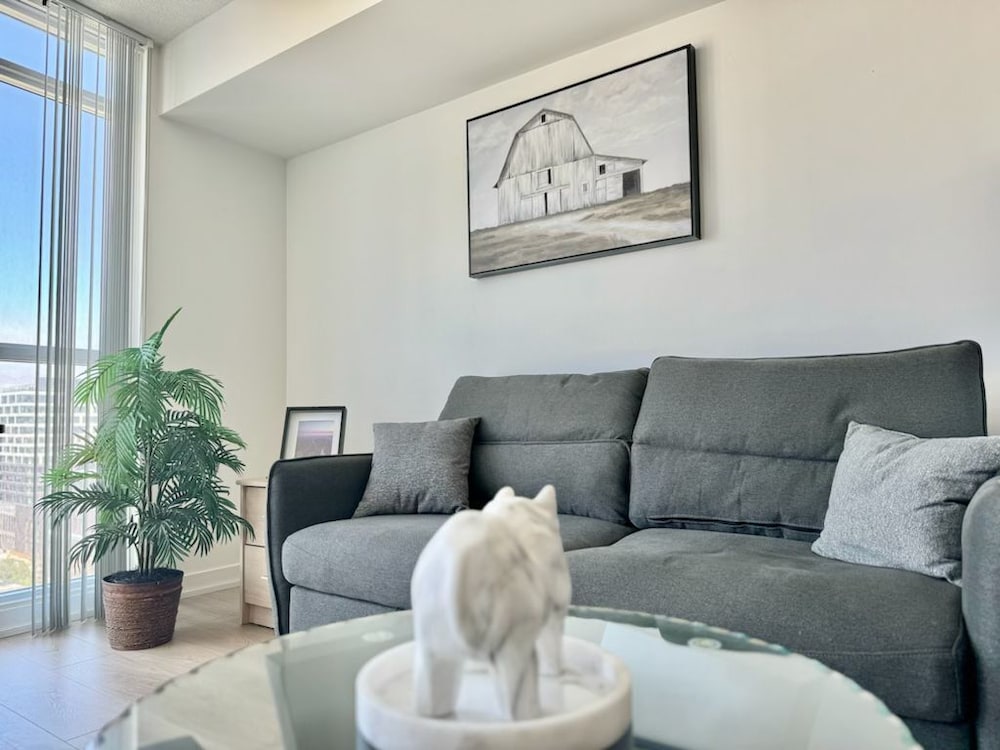 Фото Beautiful Serviced Hotel with Lake Views