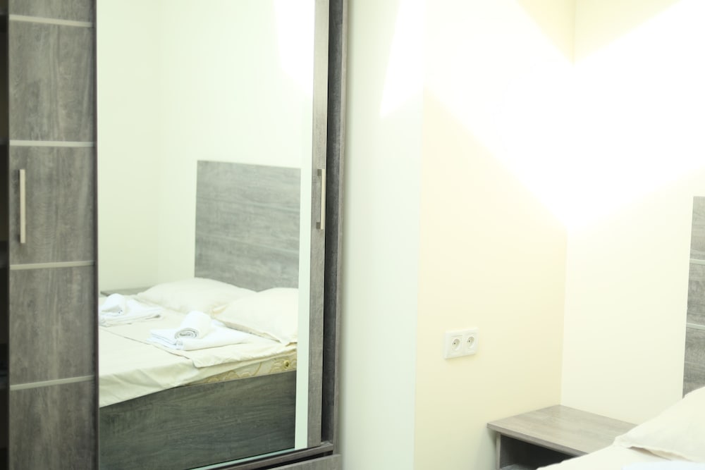 Фото Caribian Hotel Yerevan