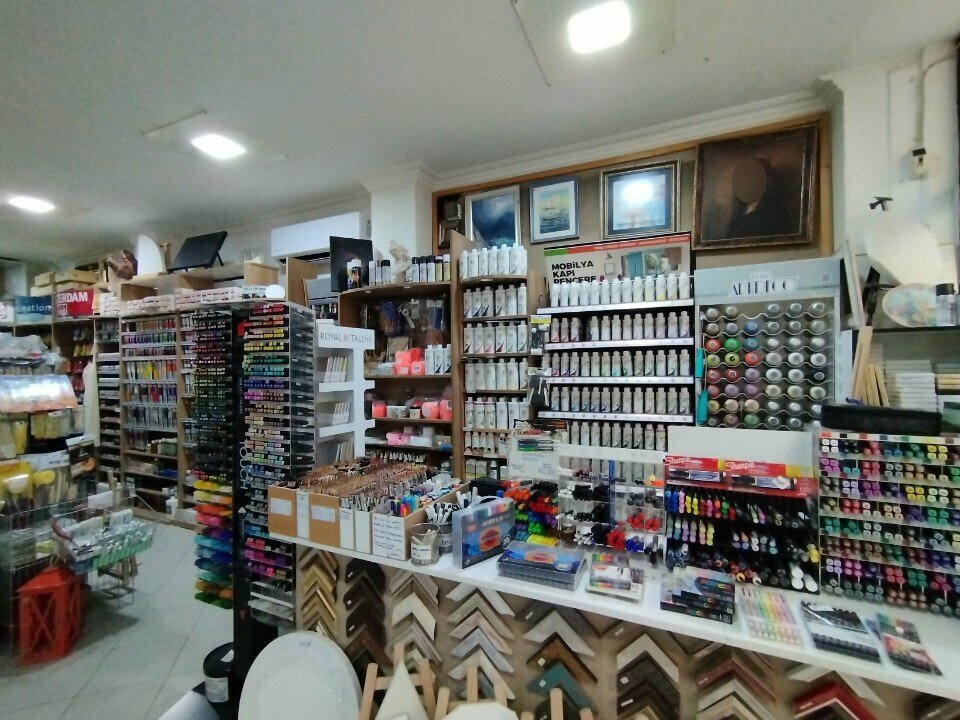 الفن التشكيلي Artshop Artistic and Technical Stationery ، إزمير، صورة