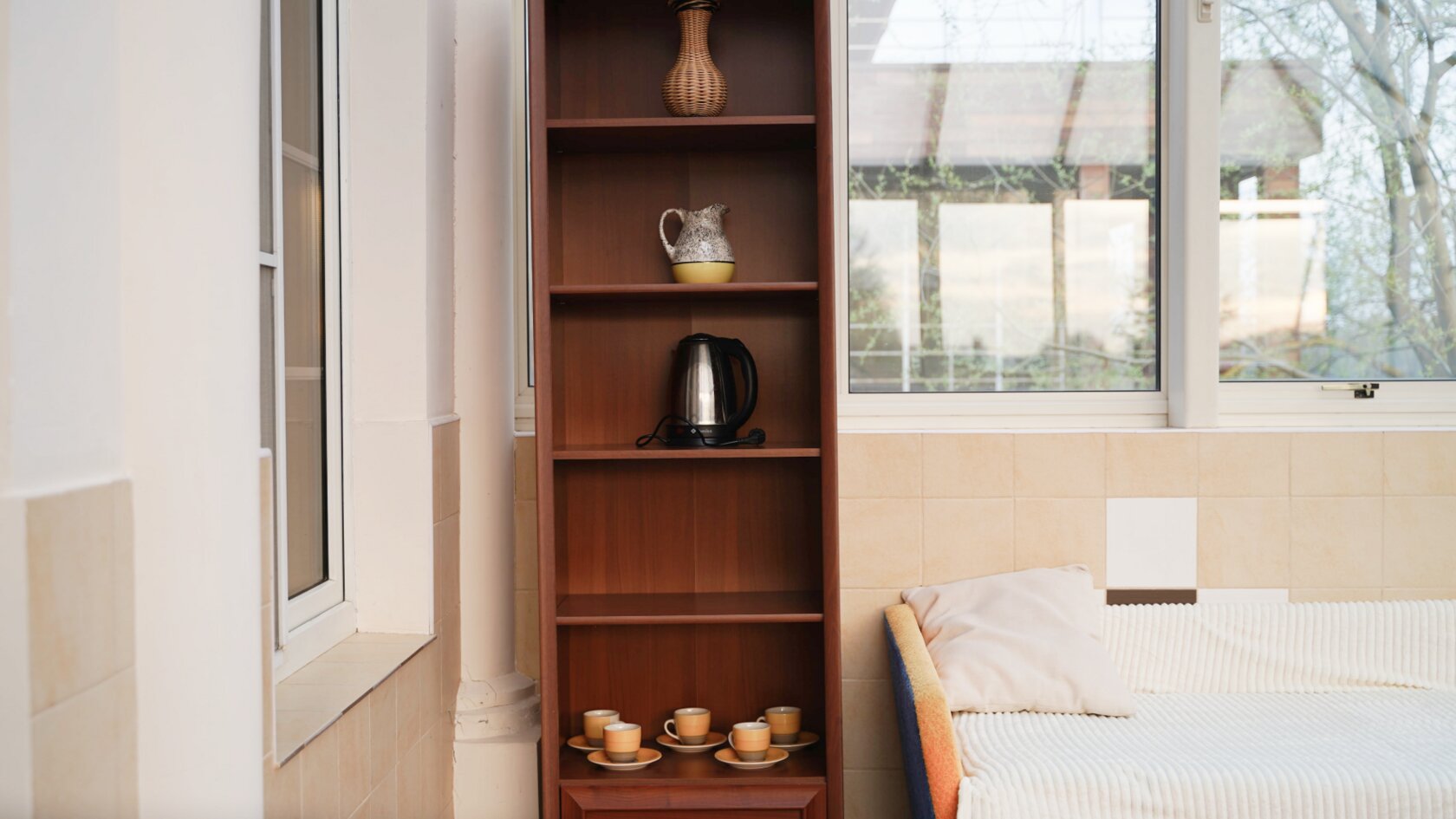 Фото Tony Wake Светлый