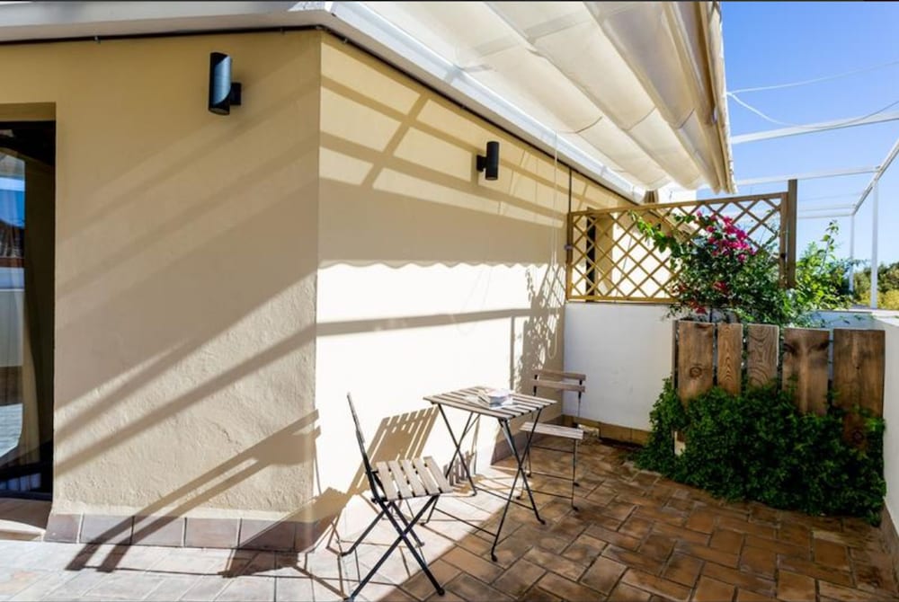 Фото Black Swan Hostel Sevilla