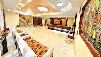 Фото Hotel Gnanam