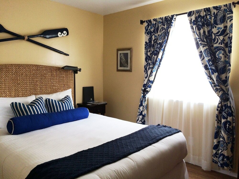 Фото West Cliff Inn - A Four Sisters Inn